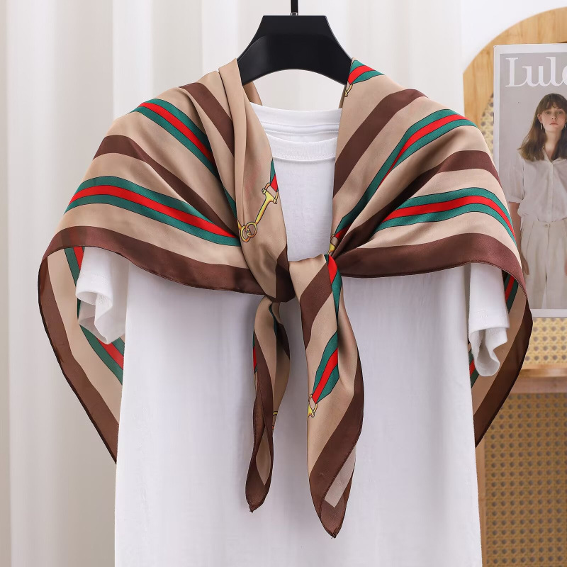 Travel Accessories Neck - ผ้าพันคอไหมซาตินลายดอกไม้สไตล์วินเทจ ป้องกันแสงแดด ใช้งานได้หลากหลาย ใช้เป็นผ้าคลุมศีรษะ ผ้าคลุมไหล่ ผ้าพันคอสำหรับผู้หญิง
