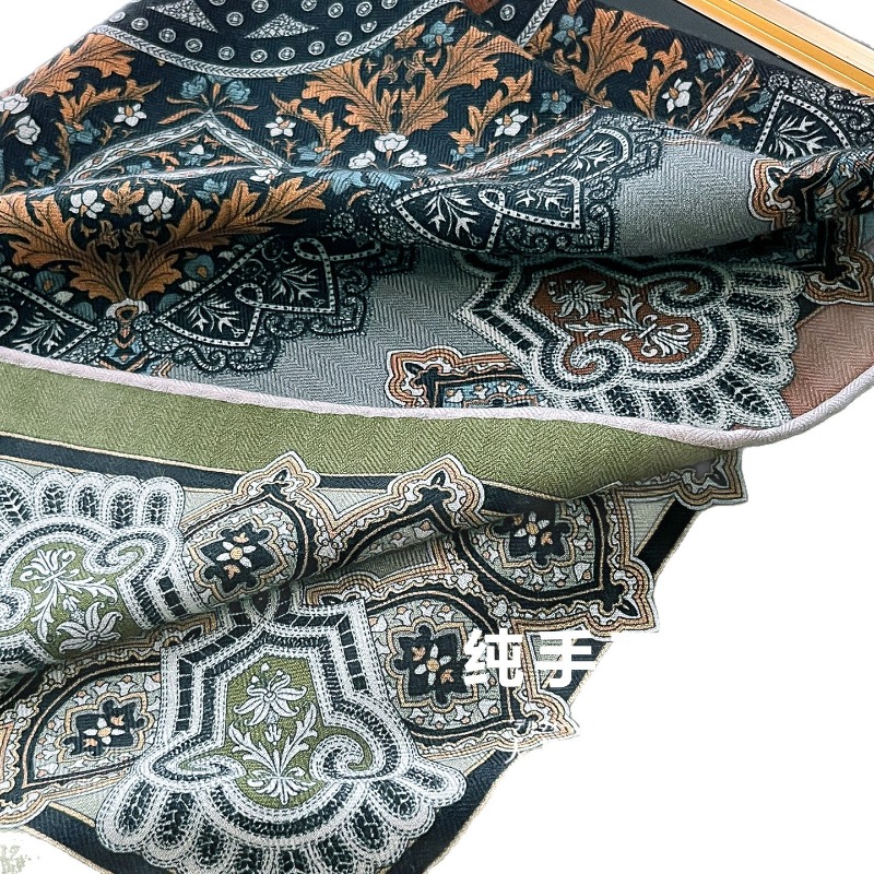 ผ้าพันคอทรงสี่เหลี่ยมลายดอกไม้ - Travel Accessories Neck บทวิจารณ์และราคา
